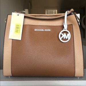 Michael Kors Bag (Never Used) Brand New!